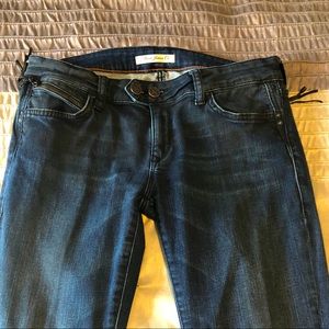 Mavi Jeans Featuring Unique Details